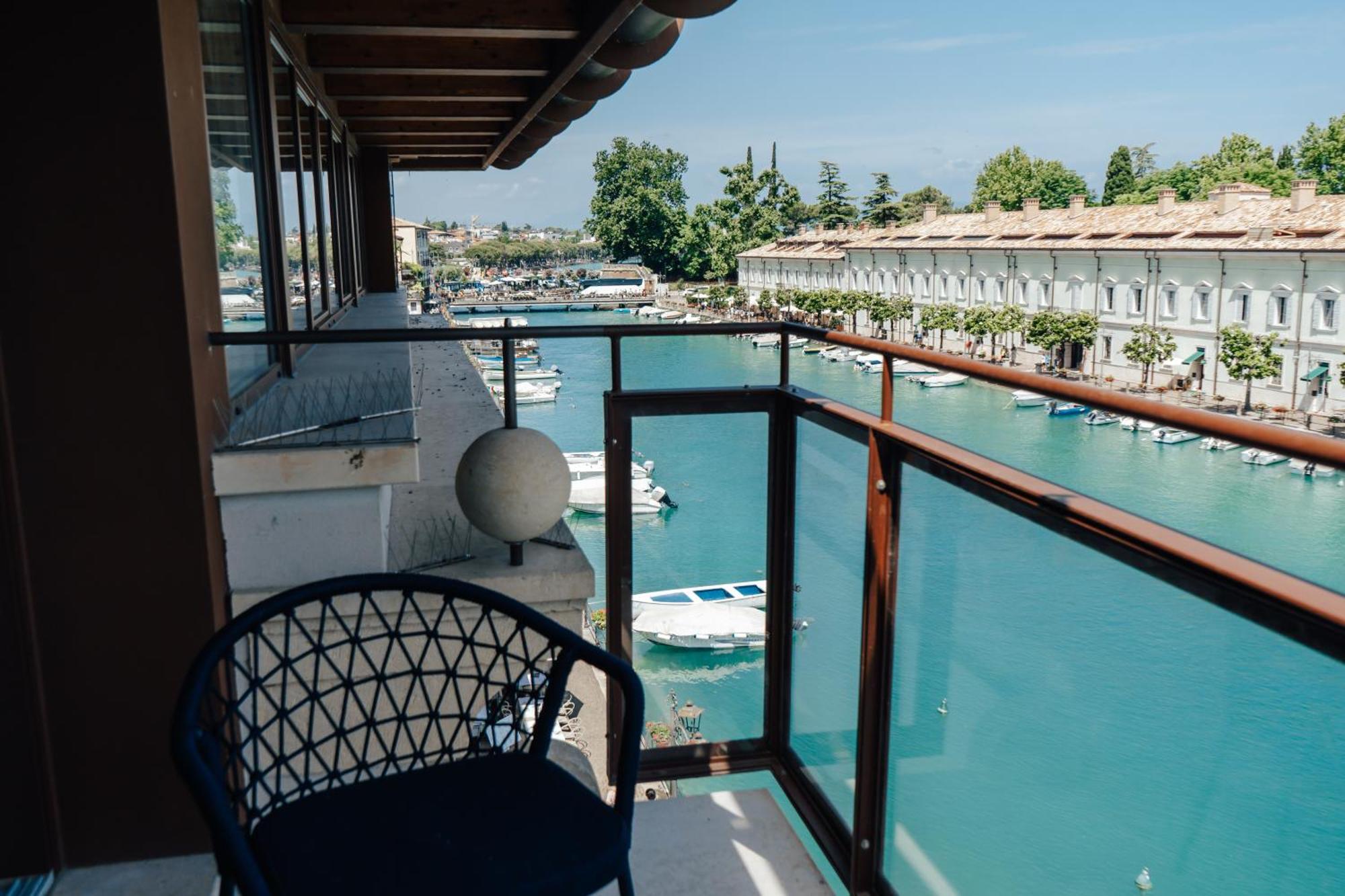 C House Rooms Lake Peschiera del Garda Zewnętrze zdjęcie
