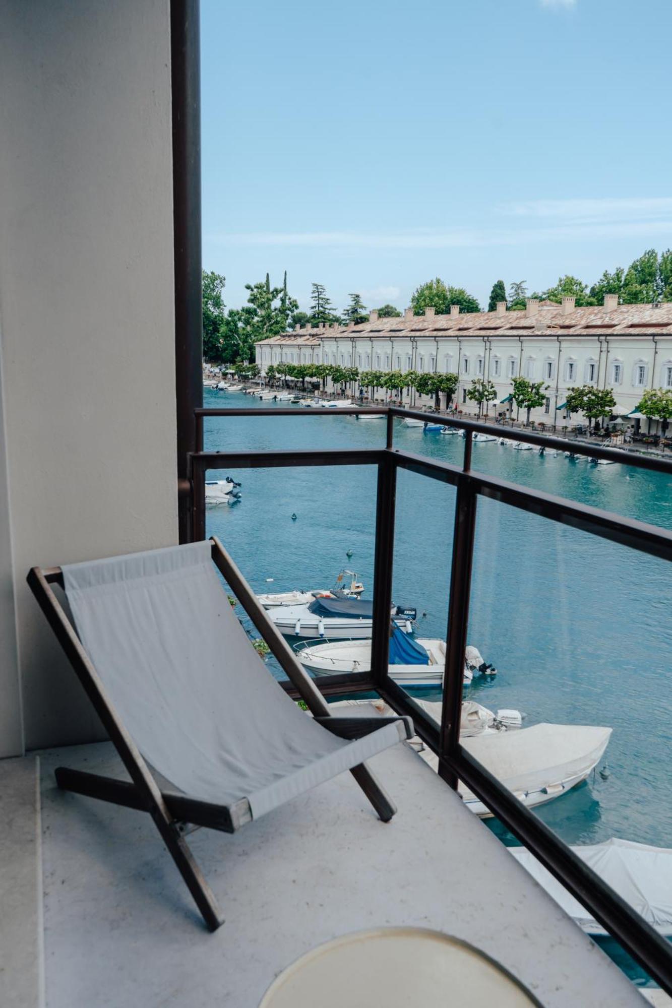 C House Rooms Lake Peschiera del Garda Zewnętrze zdjęcie
