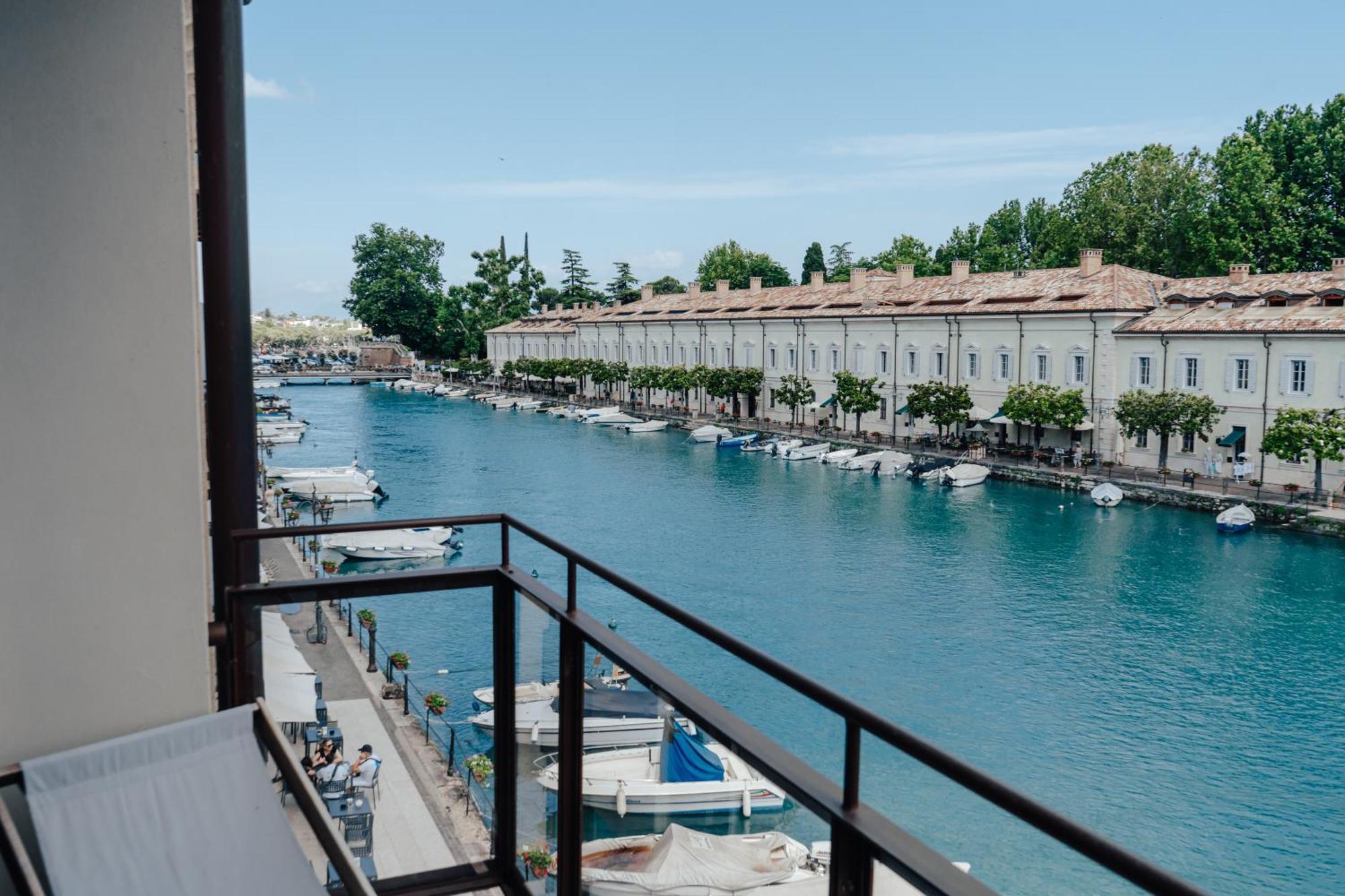C House Rooms Lake Peschiera del Garda Zewnętrze zdjęcie