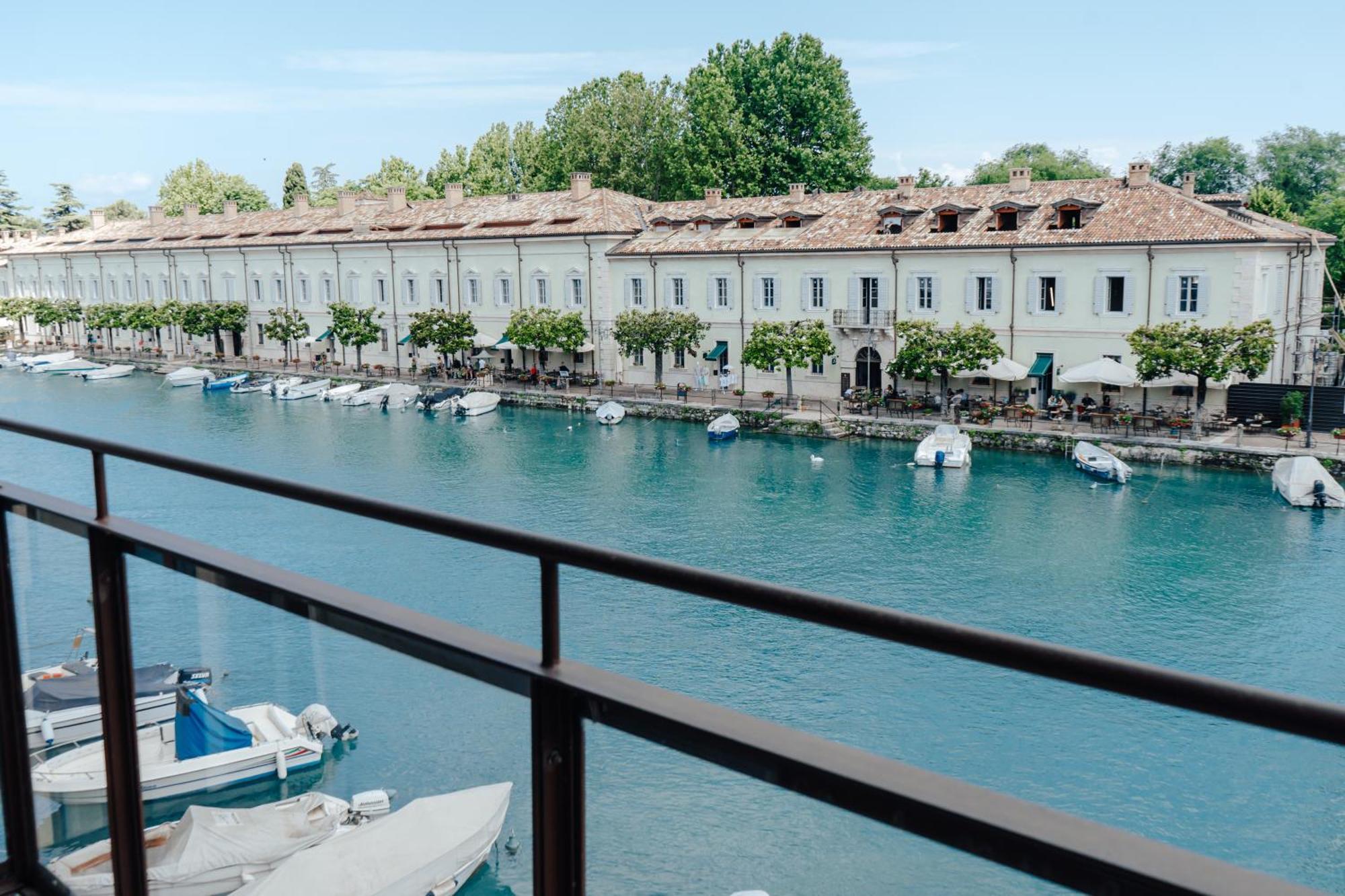 C House Rooms Lake Peschiera del Garda Zewnętrze zdjęcie