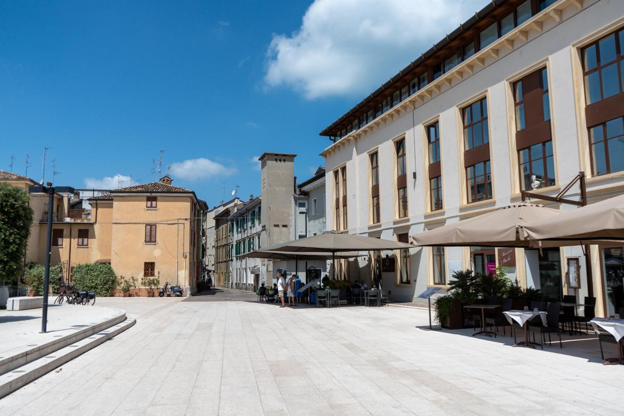 C House Rooms Lake Peschiera del Garda Zewnętrze zdjęcie
