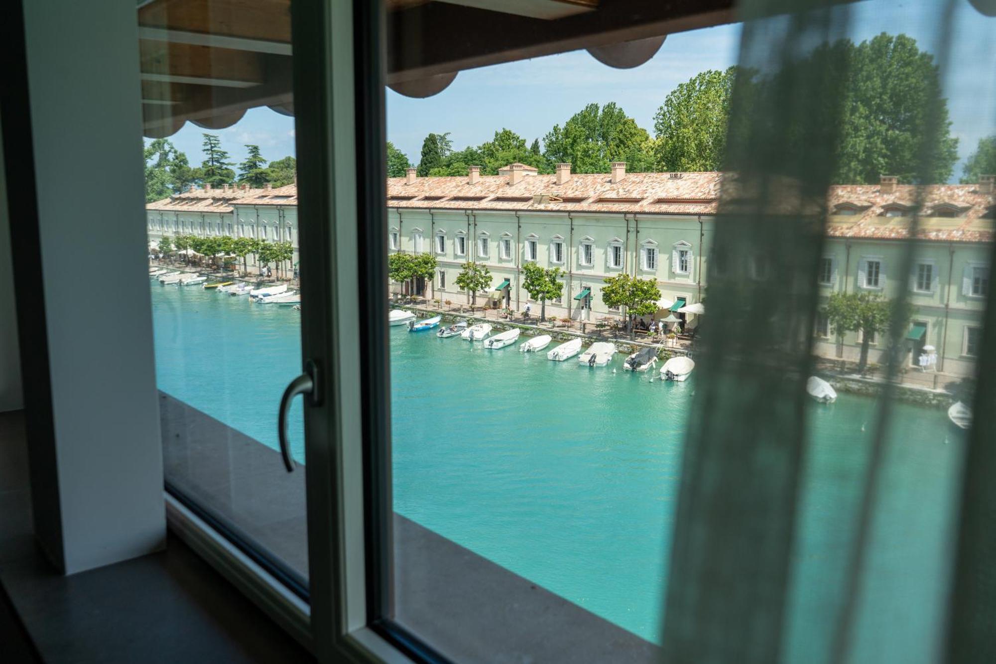 C House Rooms Lake Peschiera del Garda Zewnętrze zdjęcie